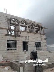  3 بيت طابقين للبيع