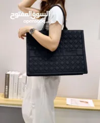  3 شنط نسائية فخامة و اناقة شنطة كريستيان ديور - حجم كبير  ماستر كوبي  فل تختيم