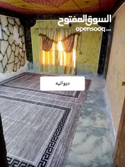  2 بيت حواسم للبيع على شارع مكان حلو سعر 8 وبي مجال