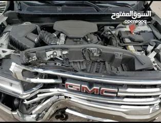  8 GMC أكاديا موديل 2023