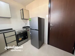  3 اول ساكن افخم غرفه وصاله مفروشه بالكامل للايجار الشهري في كورنيش عجمان