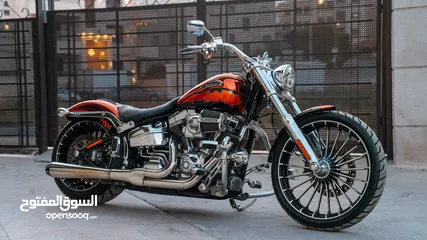  8 HARLEY DAVIDSON BREAKOUT CVO