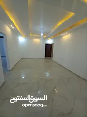  18 شقة فاخرة مع روف فاخر للبيع بسعر مغري