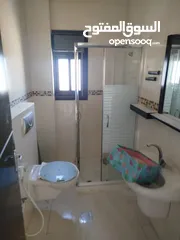  3 للايجار شقه مقابل المقاطعه في الارسال قرب جامعة القدس