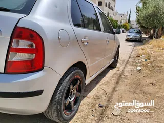  4 سكودا فابيا للبيع موديل 2004 اوتوماتيك بحالة الوكالة
