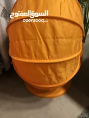  6 كرسي أيكيا شكل بيضة مع مظلة (Egg Chair) دوّار عدد 2 (لون أحمر وبرتقالي) شراء من بريطانيا للبيع