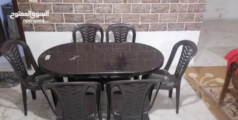  1 طاوله بسعرررر مغري جدا الله يبارك لصاحب النصيب ويطرحله البركه فيها طاوله ومعها ست كراسي ما شاء بتجنن