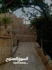  6 بيت مستقل للبيع