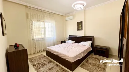  5 شقه فاخرة  في دير غبار للبيع