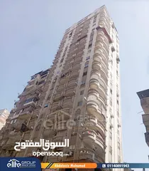  9 شقة 135م للبيع بشارع جمال عبدالناصر مباشرة
