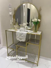  2 طاولة استقبال نظيف