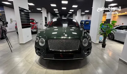  2 Bentley Bentayga 2018