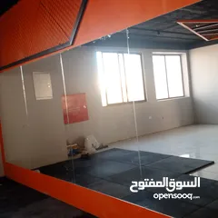  2 تفصيل تنفيذ وصيانة ابواب واجهات السيكوريت بافضل جوده ووقت وسعر