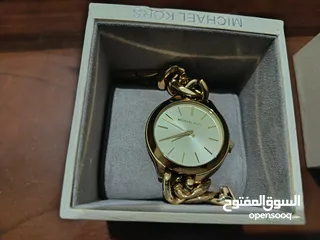  2 ساعة مايكل كورس أصلية مع العلبة