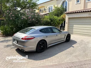  4 Porsche Panamera Turbo S