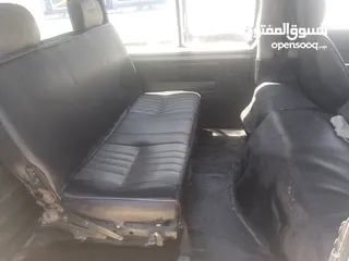  3 باص لون اخضر للبيع
