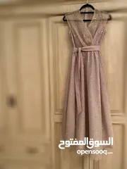  1 فستان مناسبات مستعمل بيج للبيع - ماركة اكتان