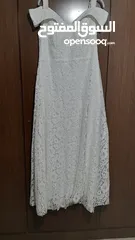  1 فستان ابيض للسهرات / بسعر مغري/