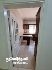  19 شقة أرضية  120م أبو نصير مع كراج خاص وترس 