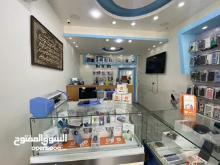  4 محل تلفونات شغال وسمعه ممتازه  للبيع