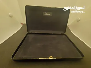  11 حقيبة كلاتش من ماركة كيليان ذا تمبتريس سوداء وراقيه ،Black Clutch The Temptress by Kilian