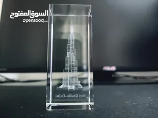  5 مجسم برج خليفة منحوت بالليزر داخل مكعب زجاجي 3D