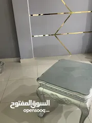  3 طاولات 3 باللون الفضي