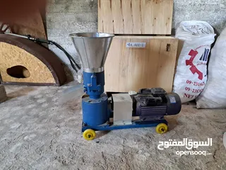  1 ماكنة تصنيع علف