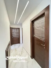  17 شقة طابق اول بمنطقة ام زويتينة (الجبيهة ) مساحة 170 م2 شمال عمان