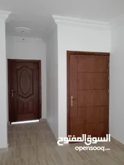  18 للبيع عمارة سكنية مكونة من عدة طوابق في منطقة ماركا الجنوبية