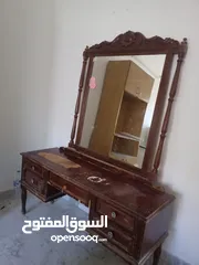  8 مومبيليا خشب  قوي لون بني كاملة  مستعملة  تصليح بسيط
