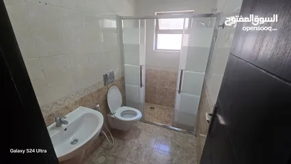  8 شقه فارغة للإيجار سوبر ديلوكس في ام السماق 150 متر