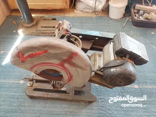 9 صاروخ ثابت ومقدح