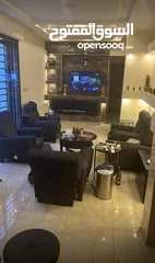  23 شقة استثمارية للييع يجانب جامعة البتراء