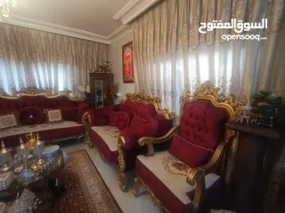  7 طقم كنب حفر خشب زان 9 مقاعد بحالة الوكالة للبيع