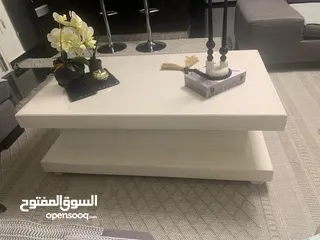  1 طاوله وسط خشب لاتيه