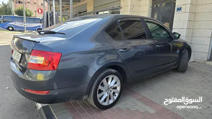  4 سكودا اوكتافيا 1400 تيربو بنزين بحالة الوكاله مفتاحين شركه عداد اصلي 103 الاف جنط 17
