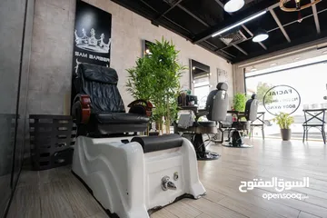  9 للبيع صالون حلاقه رجالي  ودخل جيد جدا  باركن مفتوح   For sale a men's barber shop with all its purpo