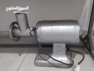  1 ماكينة فرم لحمة وحمص