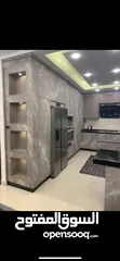  3 شقة طابق ارضي للبيع في منطقة الظهير مساحة 170 داخلي + ترس خلفي مبني مساحة 60 متر