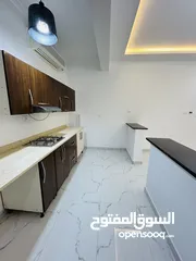  21 منزل للايجار طرابلس سوق الجمعة يتكون من3غرفة ووسط حوش حمام ومطبخ جاهز بيجميع الاشياء