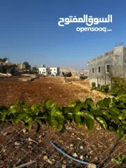  7 قطعة أرض مستوية مميزة قُرب بيت ساحور و تبعد 7 دقائق عن مزموريا قُرابة الدونمين ( 1940 م2 ) منطقة أ