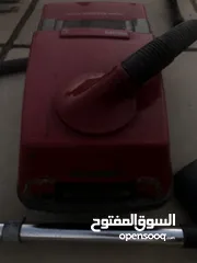  1 مكنسة كهربائية فليبس شغالة