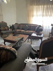 2 طقم غرفة ضيوف فاخر بألوان زيتية و وخشب الزان بحالة ممتازة