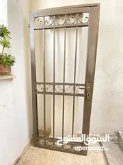  1 باب حماية خارجي حديد