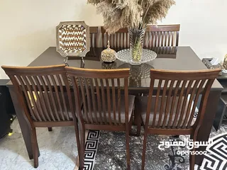  1 طاولة سفرة للبيع