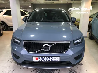  2 2022 Volvo XC 40