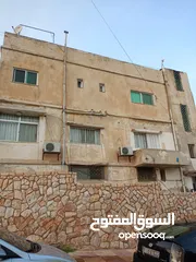  3 بيت مع ارض