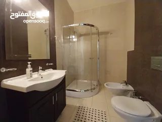  2 شقه طابقيه لللبيع او للايجار