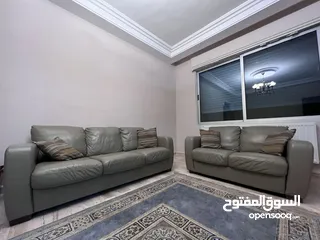 9 شقة كبيره ومميزة في ارقى منطقة في ضاحية الرشيد